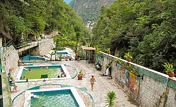 Dia 1: Valle Sagrado de los Inkas – Viaje en tren a Aguas calientes (Almuerzo)