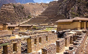 (18 de Febrero del 2026) Ollantaytambo – Pinkuylluna – Ciudad Inka viviente de Ollantaytambo – Almuerzo ancestral “Pachamanca” (Desayuno y Almuerzo)