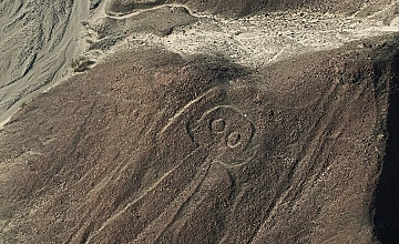 Paracas – Viaje en Van a Nasca – Sobrevuelo Líneas de Nasca desde Aeródromo de Nasca – Visita Oasis de Huacachina – Retorno a Lima (Desayuno y Almuerzo)